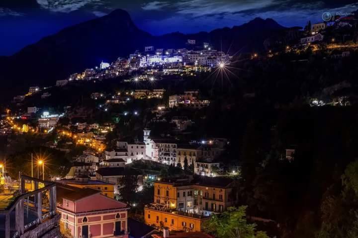 Sentiero Di Costiera Acomodação com café da manhã Vietri Exterior foto